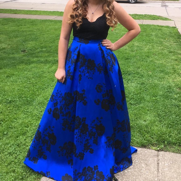 PROM DRESS - Picture 3 of 3